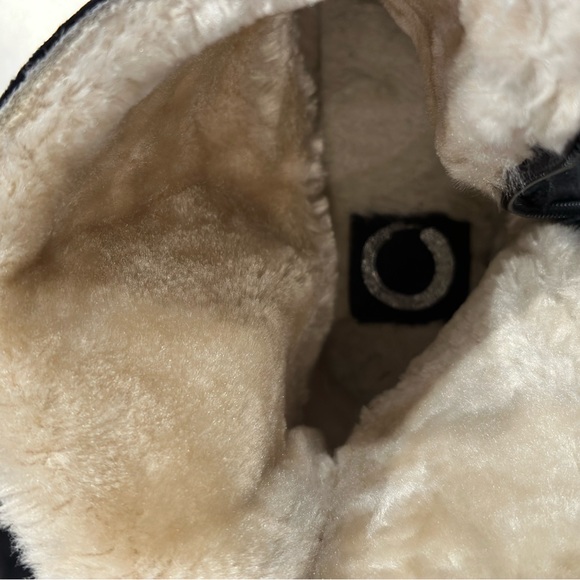 Women’s Fur lined ankle boots size 9 - Picture 2 of 7